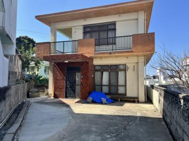 浦添市屋富祖2丁目